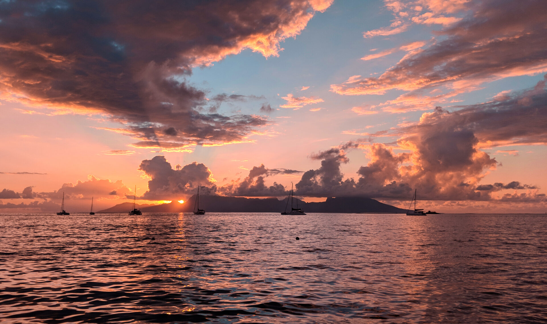 Sonnenuntergang über Moorea